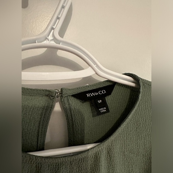 Crew Neck Popover Blouse With Long Puffy Sleeves - Picture 6 of 7